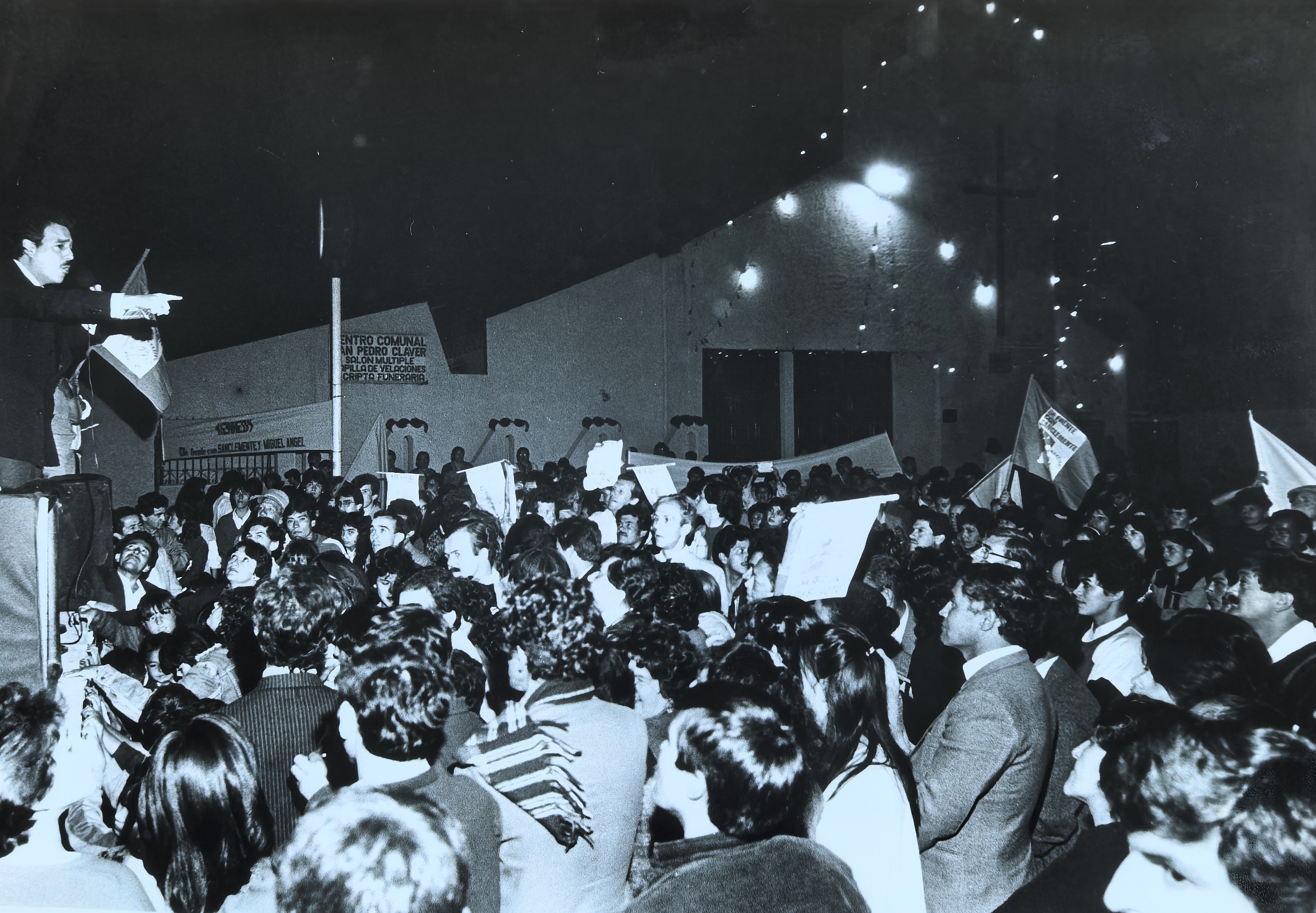 Discurso en mitin nocturno ante simpatizantes en el Centro Comunal San Pedro Claver. Bogotá, 1988